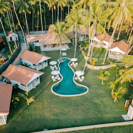 Senang Resort Tianyar Exterior photo