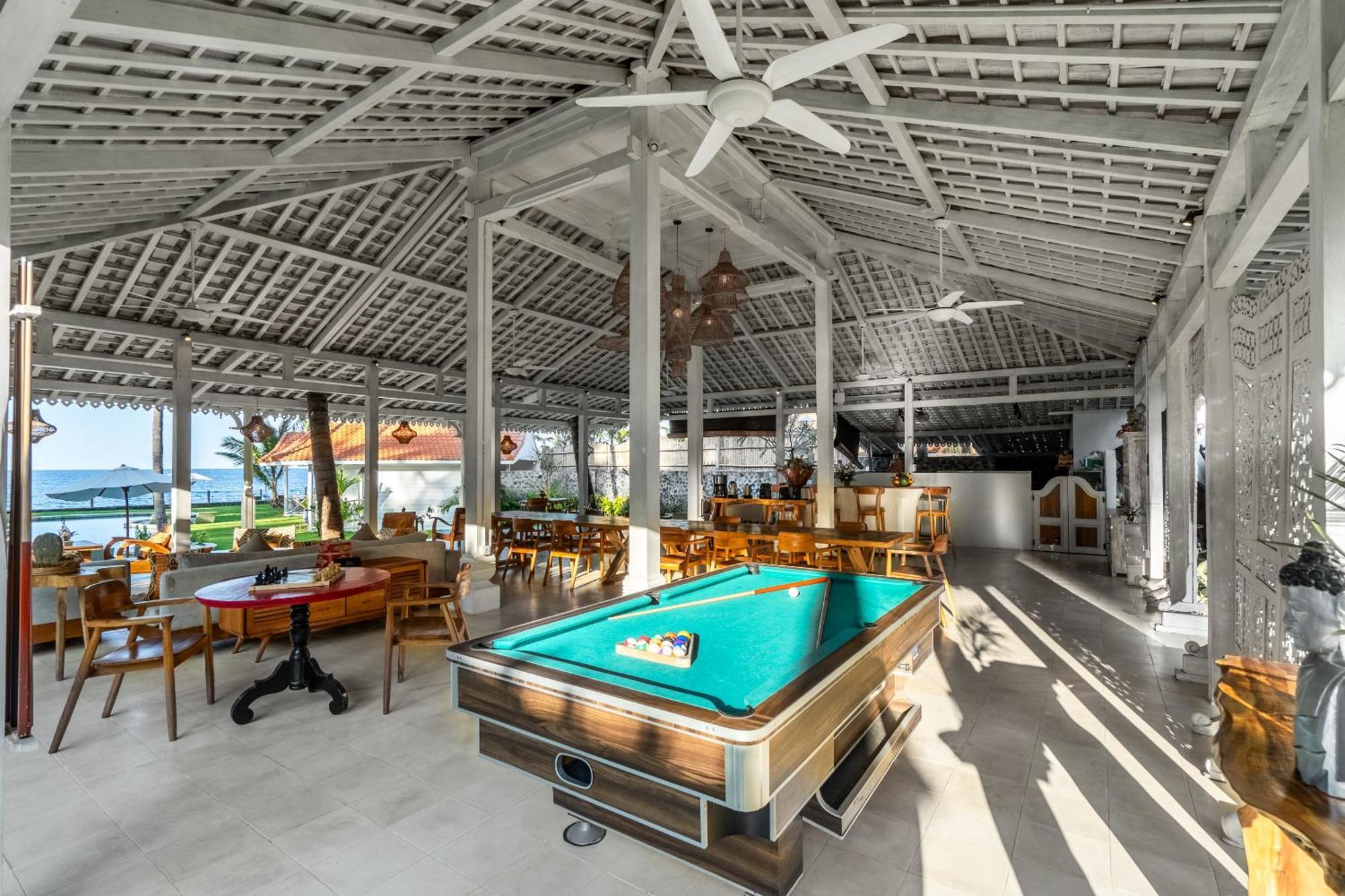 Senang Resort Tianyar Exterior photo