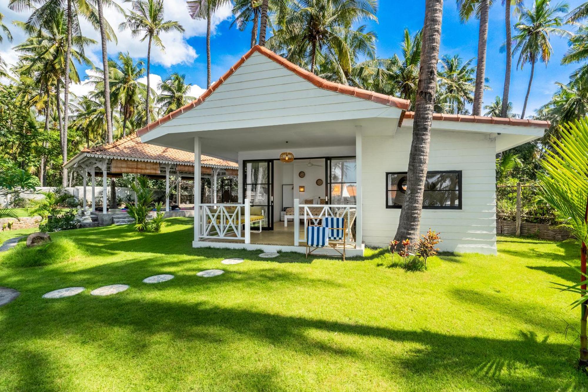 Senang Resort Tianyar Exterior photo