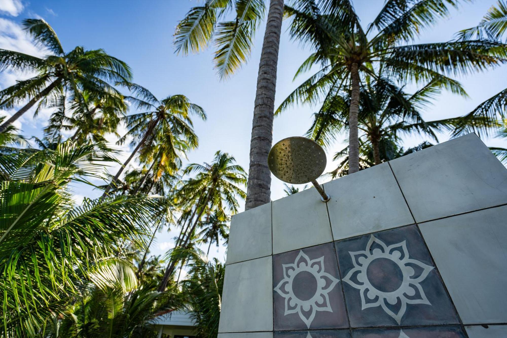 Senang Resort Tianyar Exterior photo