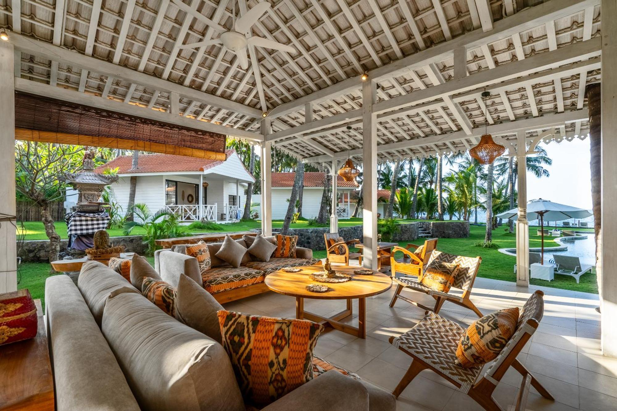 Senang Resort Tianyar Exterior photo