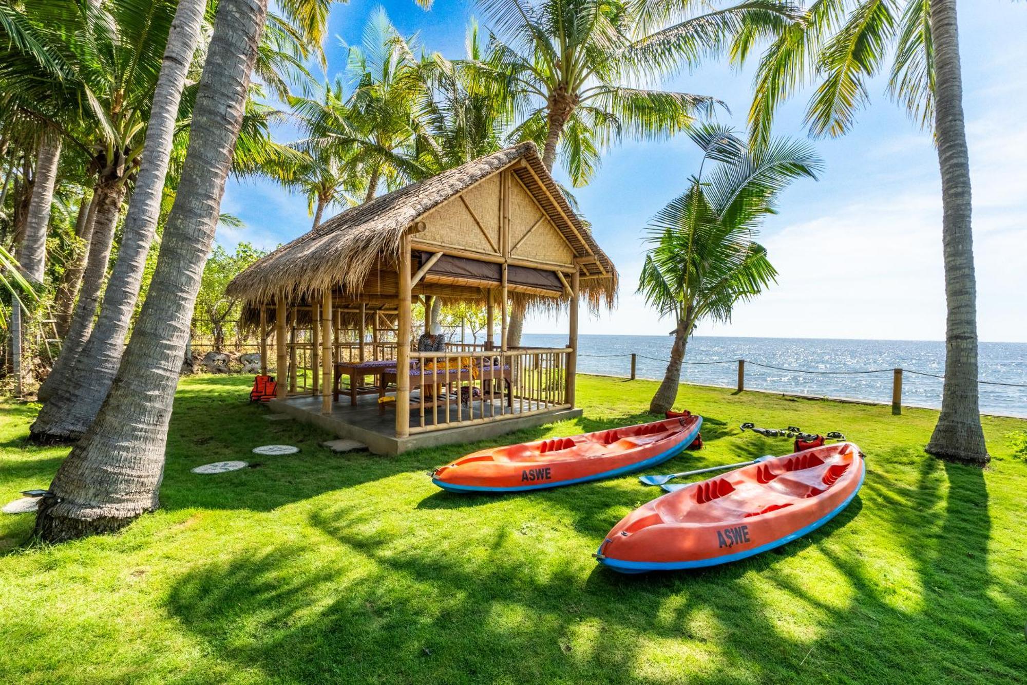 Senang Resort Tianyar Exterior photo